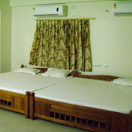 Metro Altis Lodge Erode Exterior photo