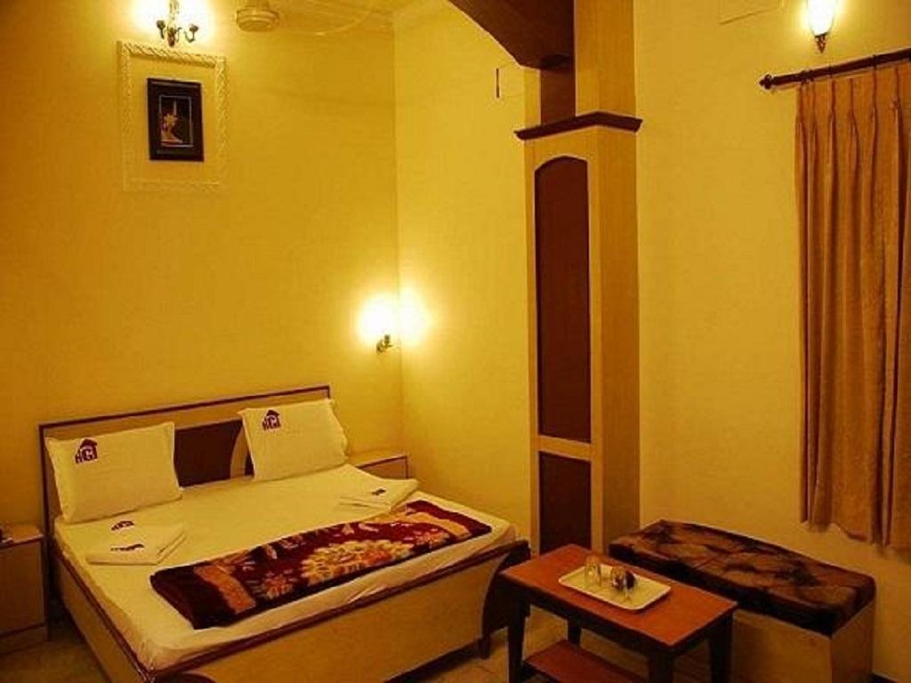 Metro Altis Lodge Erode Exterior photo